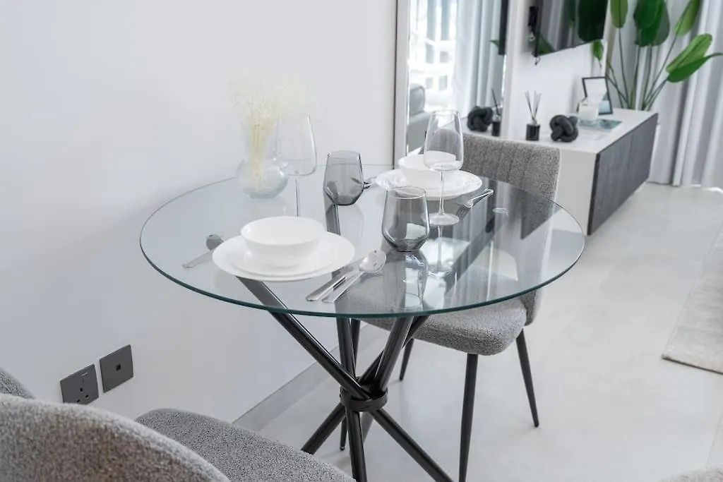 Apartment Top Location And Work And Chill Near Miracle Garden Dubai United Arab Emirates