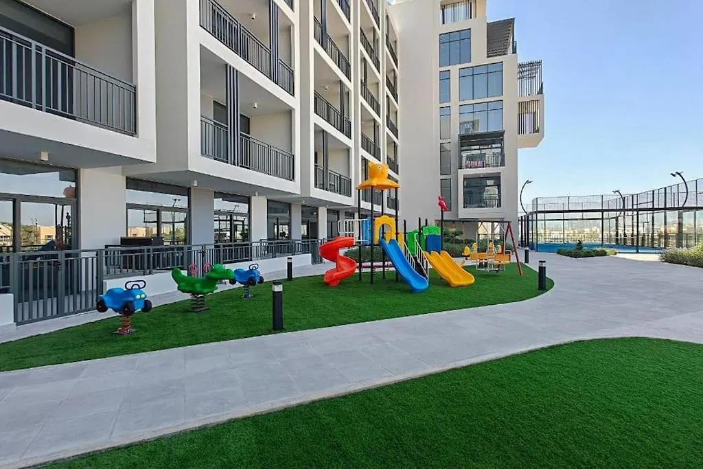 Top Location And Work And Chill Near Miracle Garden Dubai Apartment