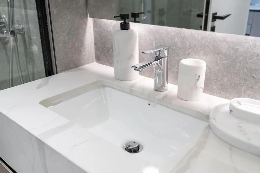 Top Location And Work And Chill Near Miracle Garden Dubai Apartment